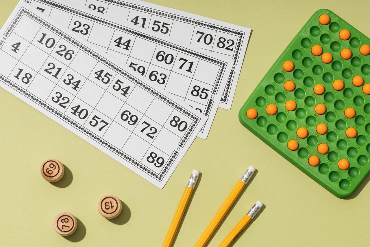 Générateur gratuit de cartons de bingo : modèles personnalisables