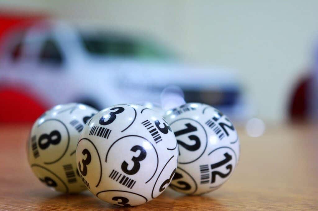 Cómo Organizar una Noche de Bingo en Casa (Guía Paso a Paso)